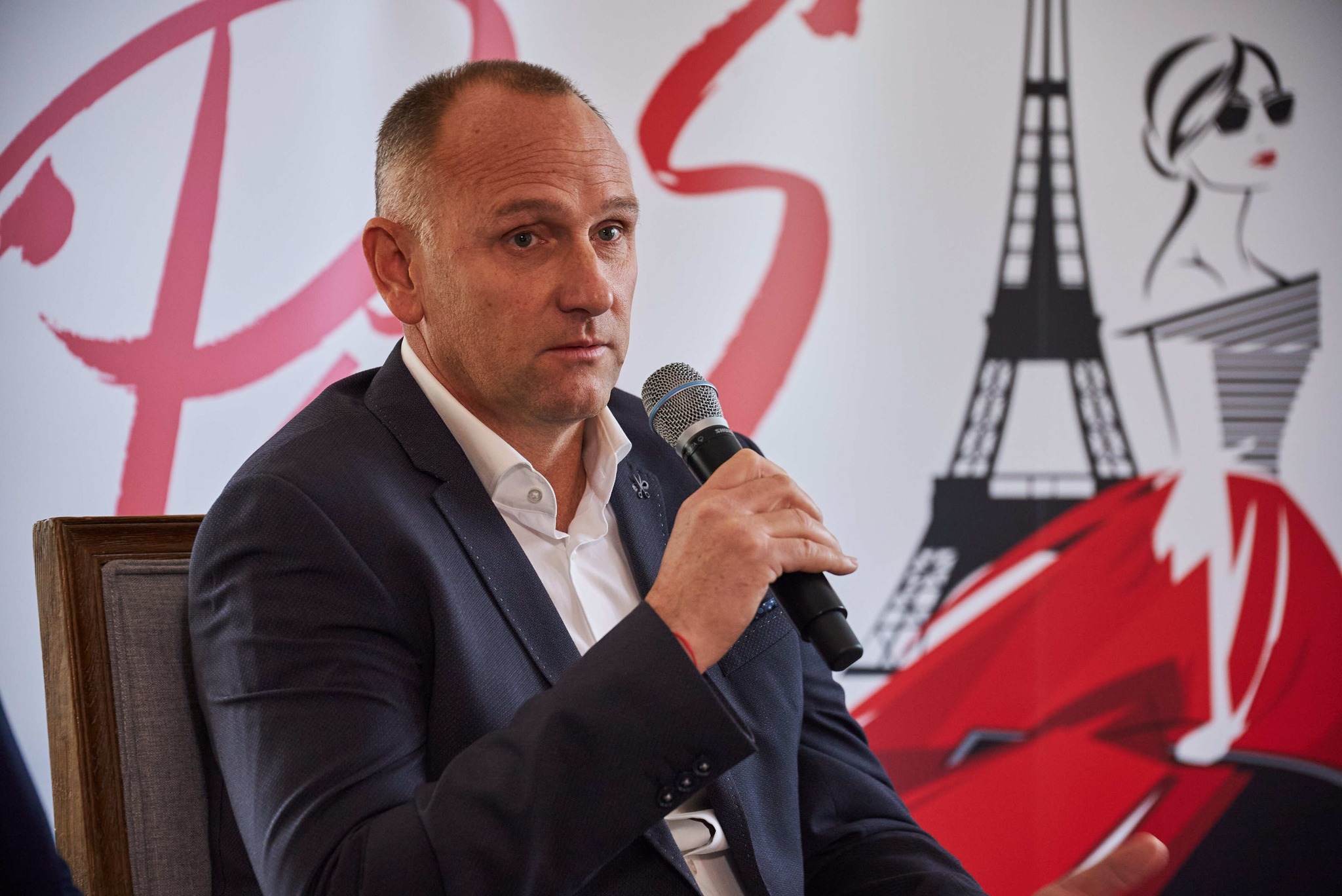 A kapitány elkészítete a válogatás elveket