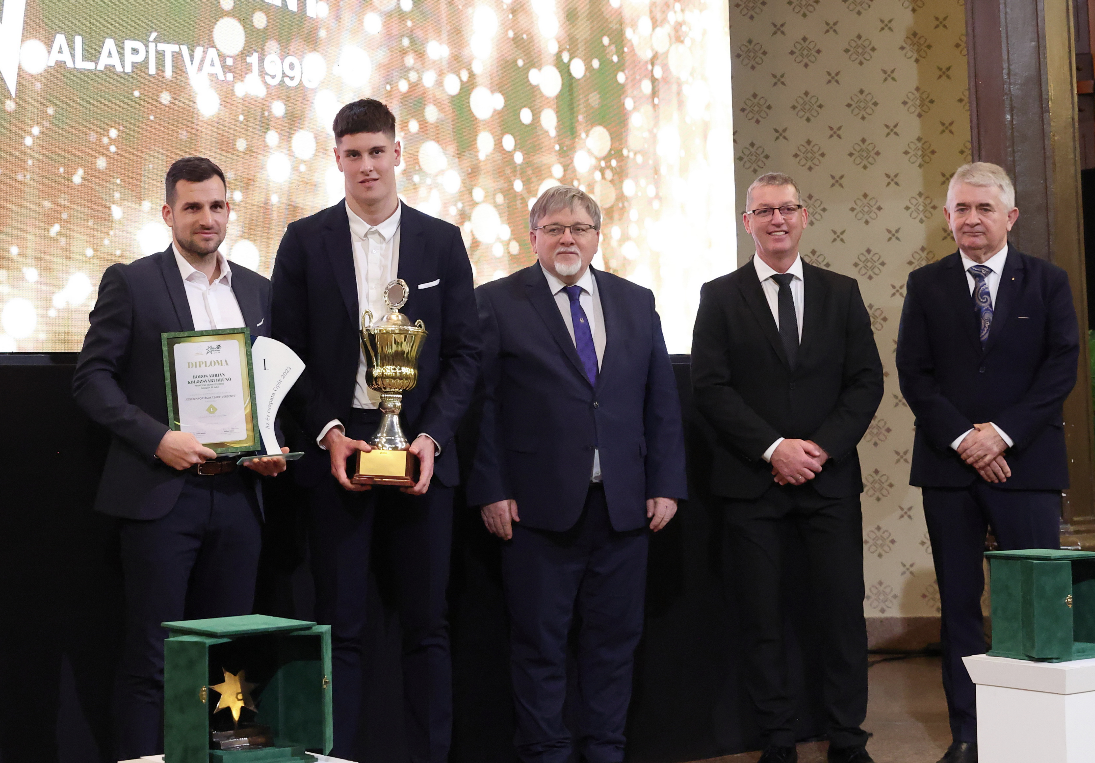 Az égy győri csapata a Boros-Kolozsvári duó Az égy győri csapata a Boros-Kolozsvári duó