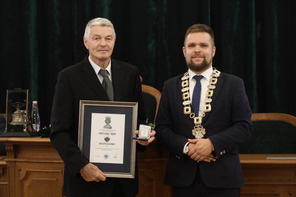Joós István kapta az idei egyik Szent László-díjat
